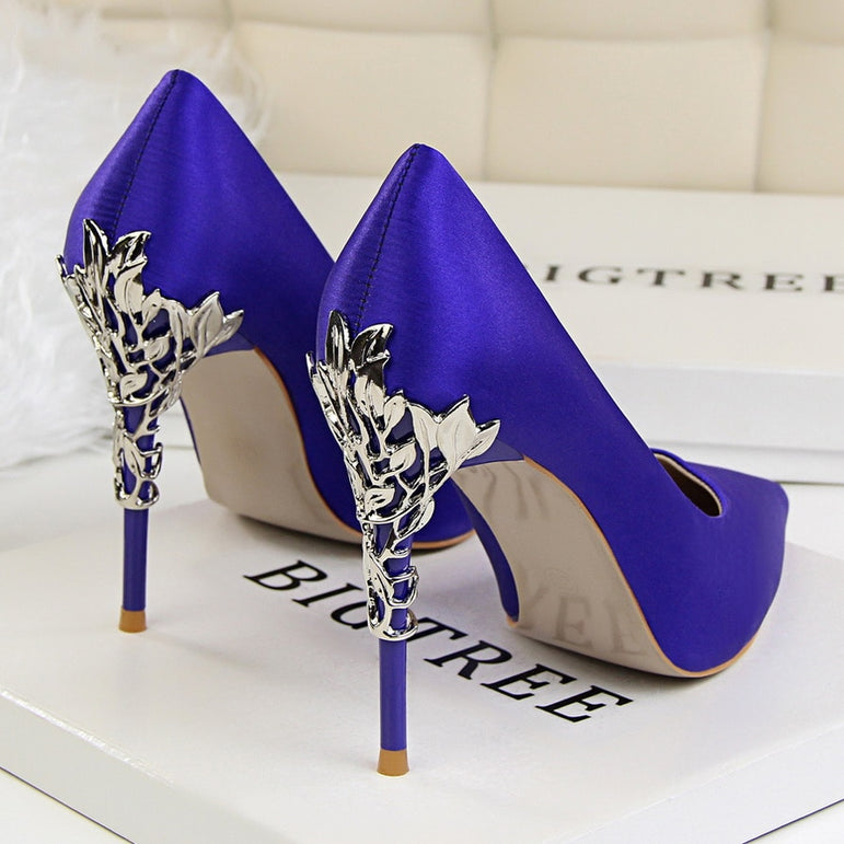 Elegant Metal Carved High Heels Women Pumps