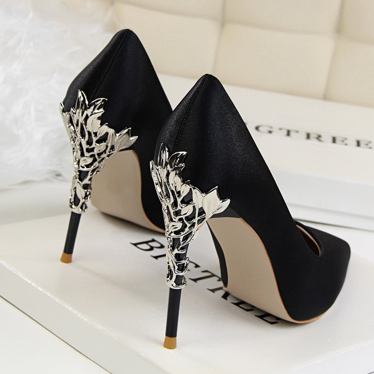 Elegant Metal Carved High Heels Women Pumps