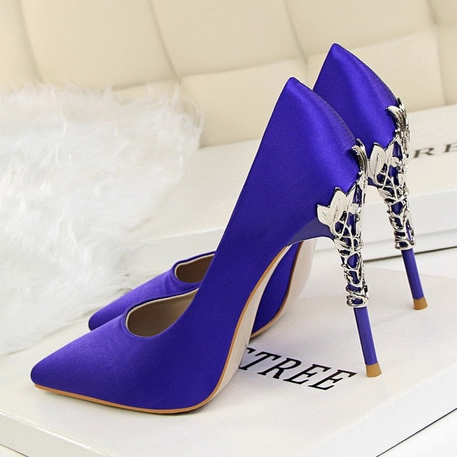 Elegant Metal Carved High Heels Women Pumps